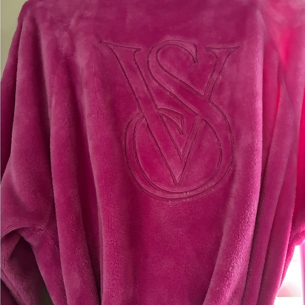VS 💖Plush Robe - Picture 3 of 5